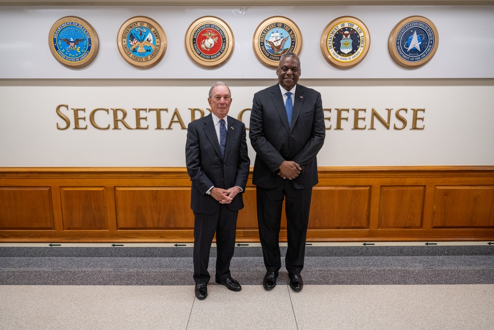 Secretary Austin meets with DIB