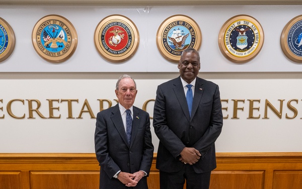 Secretary Austin meets with DIB