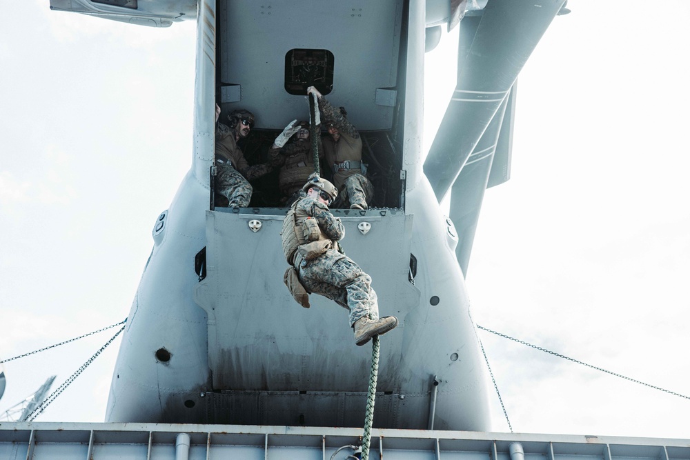 26th MEU Conducts Fast-Rope Training Aboard USS Bataan