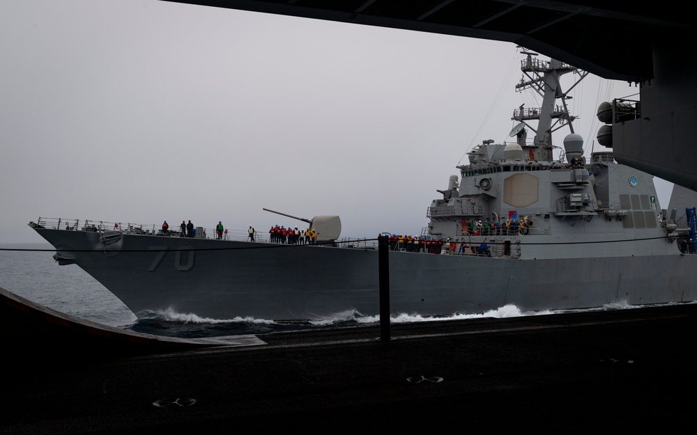 USS Carl Vinson (CVN 70) Fueling-at-sea