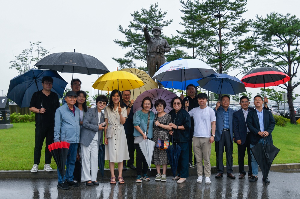 Pyeongtaek Governance Committee Members Learn About U.S. Military History in Korea