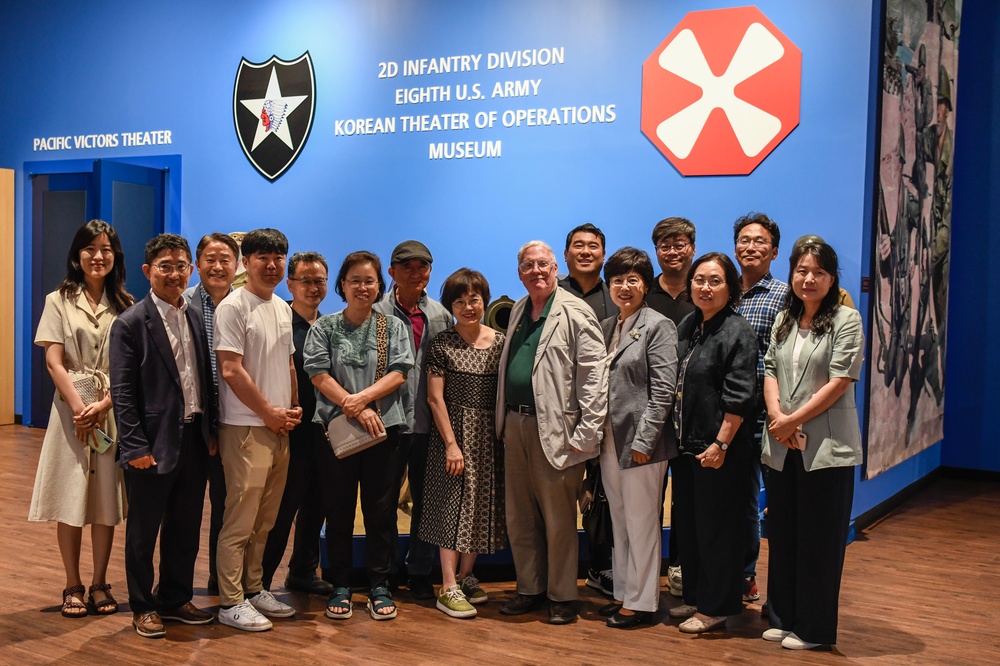 Pyeongtaek Governance Committee Members Learn About U.S. Military History in Korea