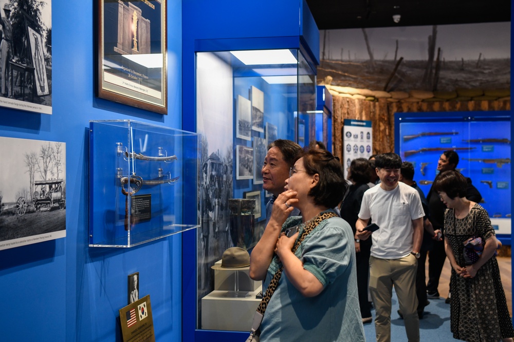 Pyeongtaek Governance Committee Members Learn About U.S. Military History in Korea