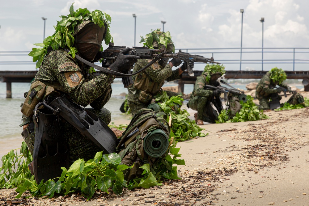 UNITAS 2023: Commander of MARFORSOUTH Visits Colombian Marine Corps