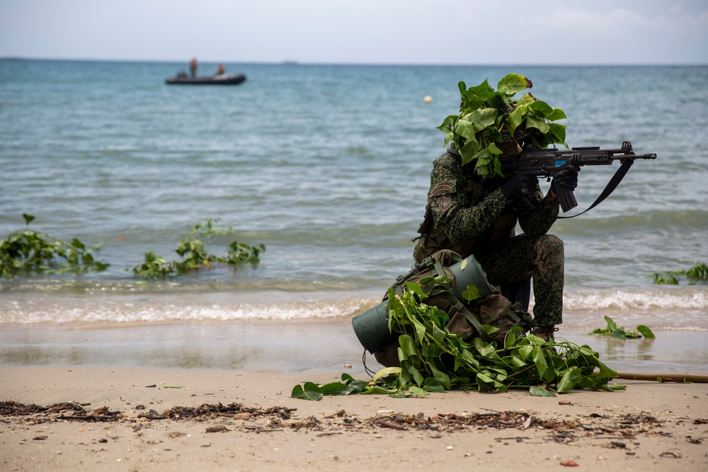 UNITAS 2023: Commander of MARFORSOUTH Visits Colombian Marine Corps