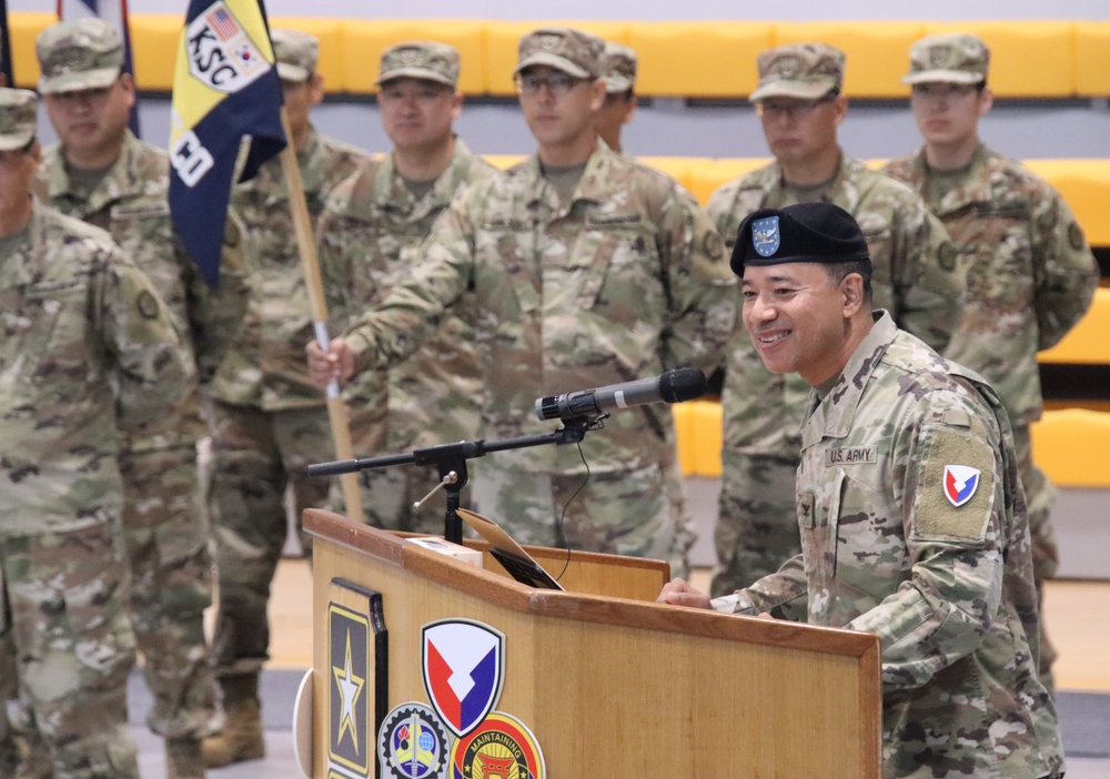 403rd AFSB welcomes Brown, bids farewell to Rennard in change of command ceremony