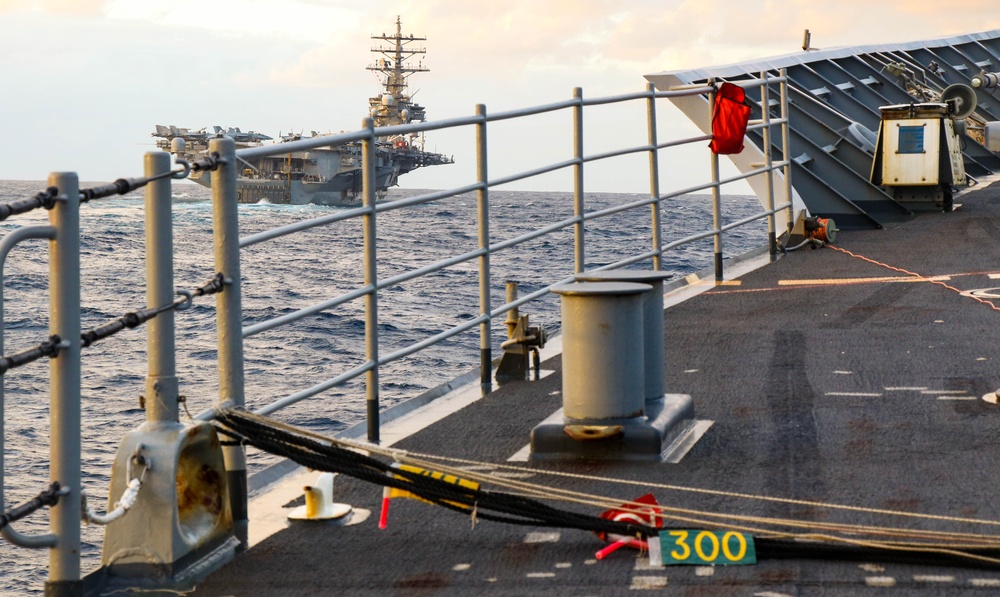 USS Robert Smalls (CG 62) Conducts RAS with USS Ronald Reagan (CVN 76)