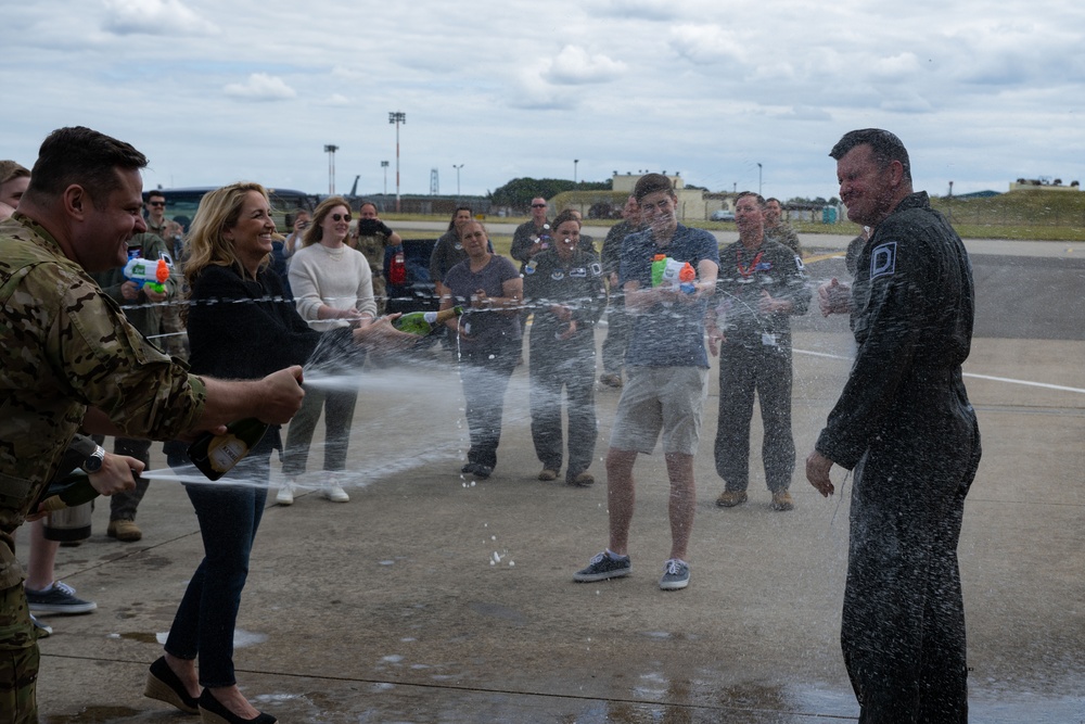 100th Air Refueling Wing commander celebrates his final flight on KC-135