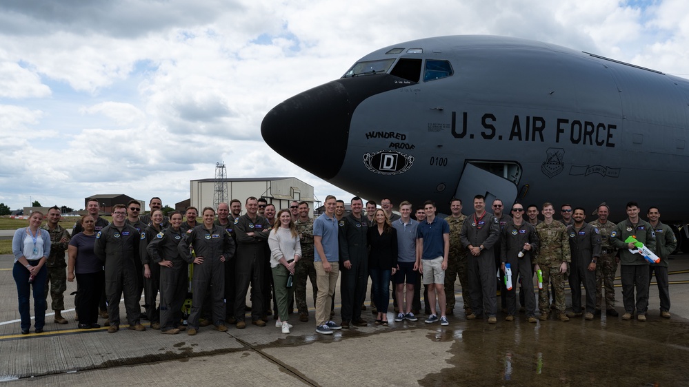 100th Air Refueling Wing commander celebrates his final flight on KC-135