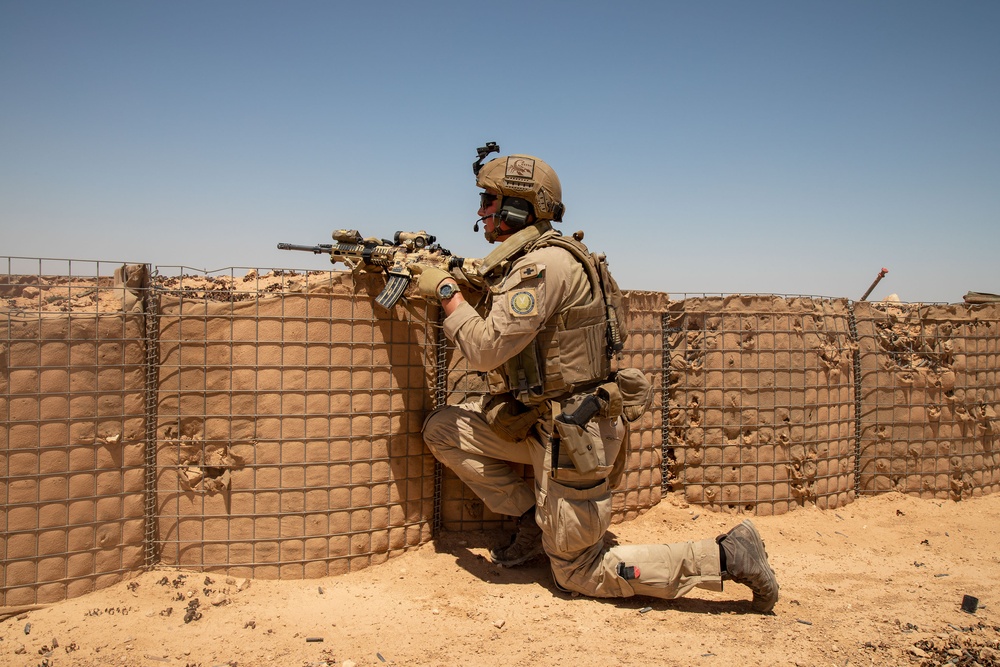 Norwegian soldiers conduct a live-fire exercise at Al Asad Air Base