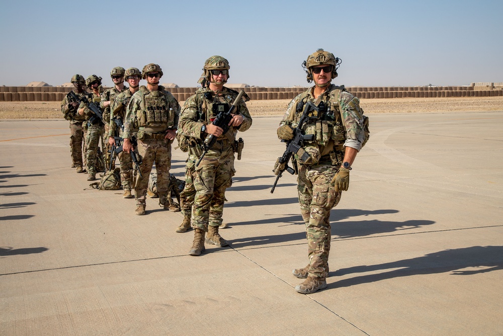 U.S. Army Soldiers conduct a training exercise at Al Asad Air Base