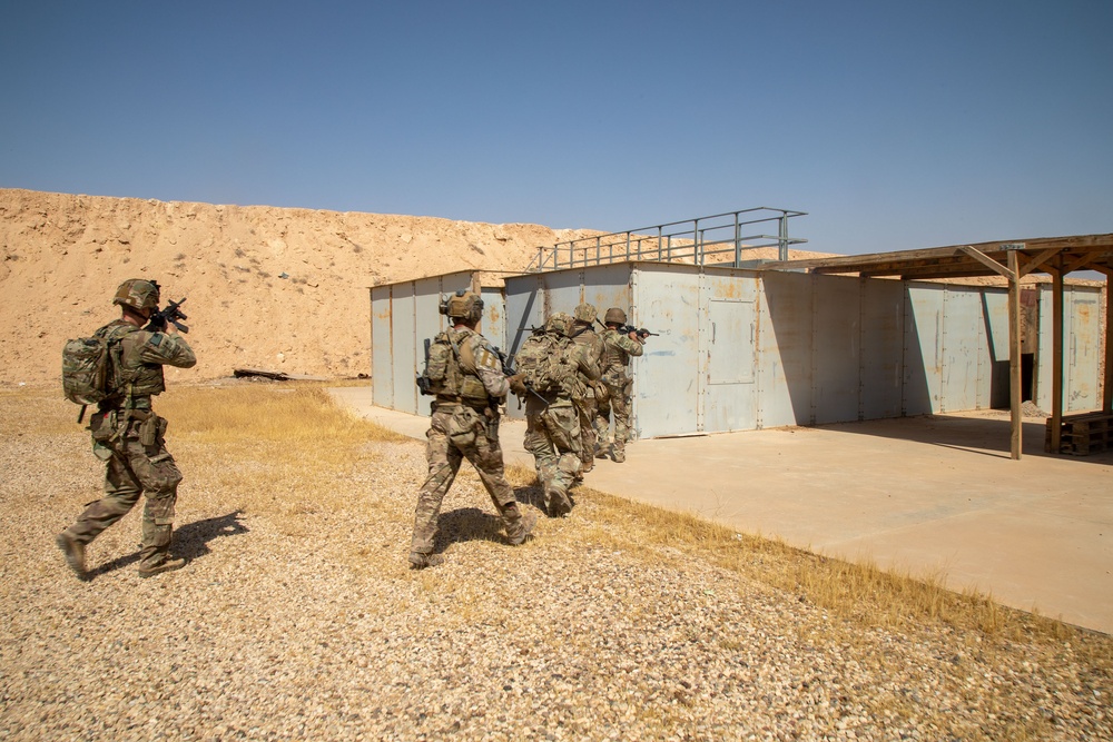 U.S. Army Soldiers conduct a training exercise at Al Asad Air Base