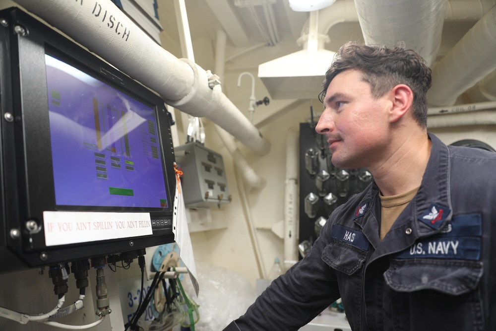 USS Paul Ignatius Underway Replenishment