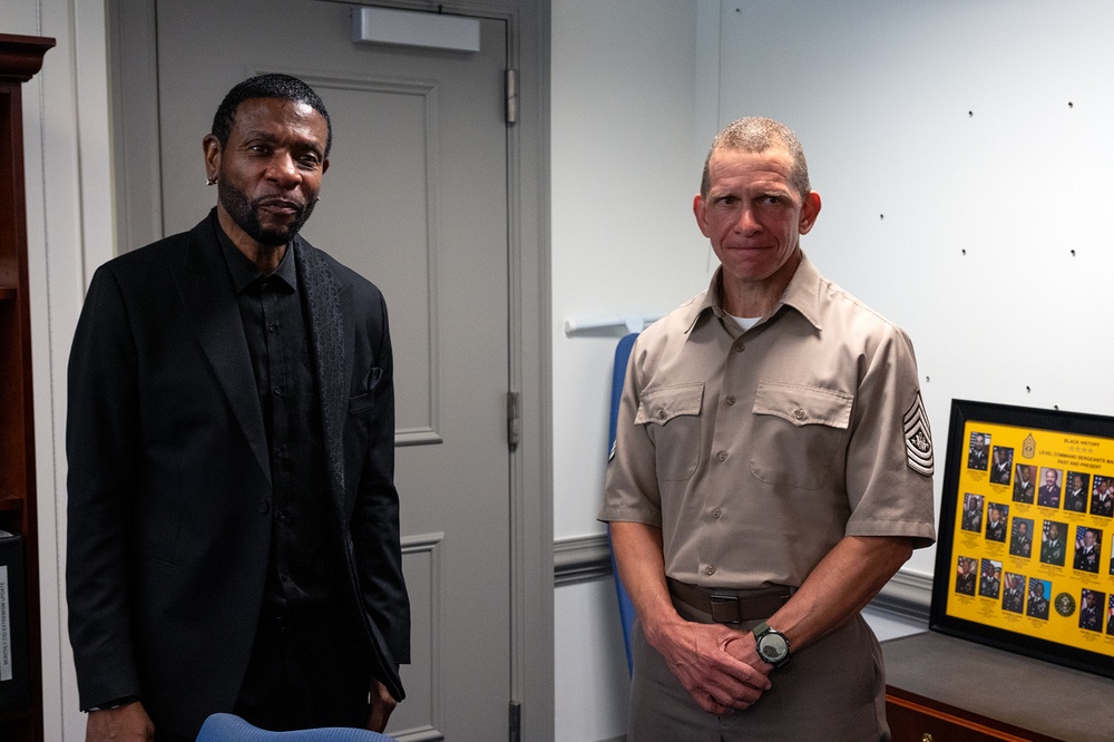 R&amp;B singer Keith Sweat visits the Pentagon