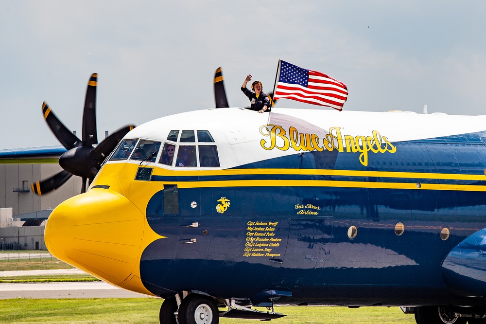 DVIDS Images Blue Angels Perform at the Tinker Air Show. [Image 21