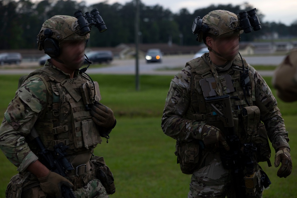 British Royal Marines participate in RAVEN Unit Readiness Exercise with MARSOC