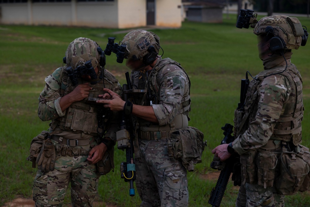 British Royal Marines participate in RAVEN Unit Readiness Exercise with MARSOC