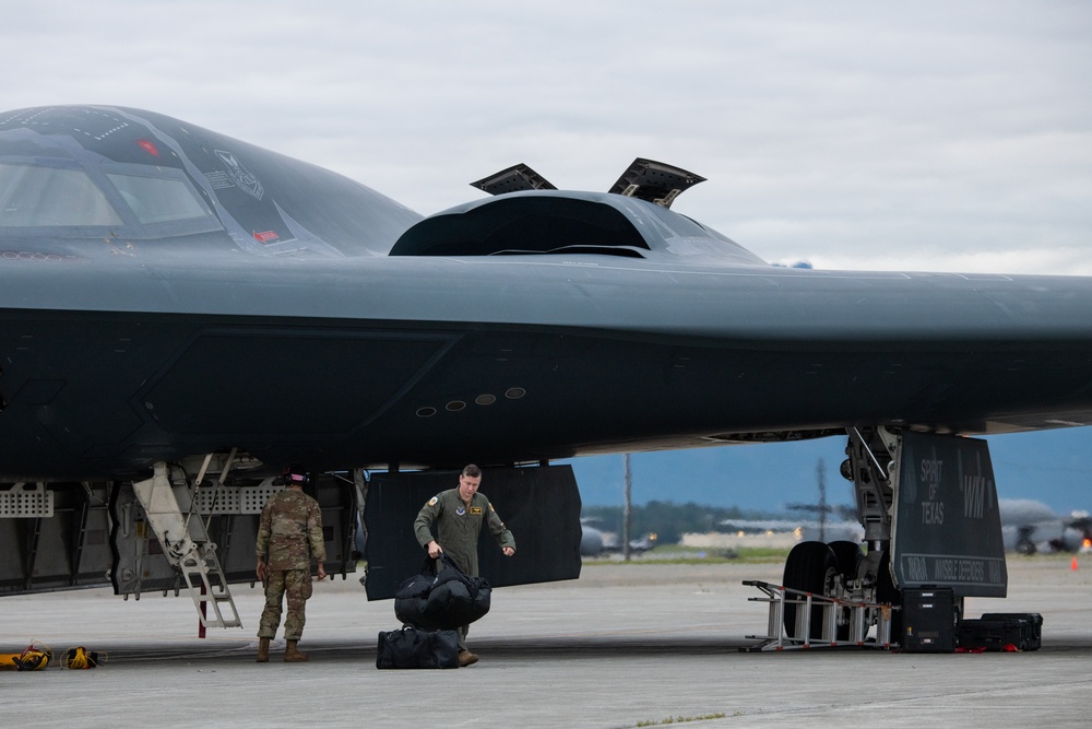 B-2 Spirit lands at JBER