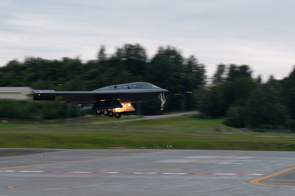 B-2 Spirit arrives JBER