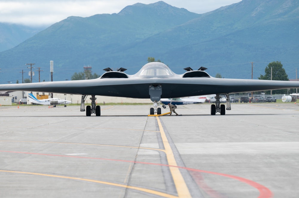 B-2 Spirit arrives JBER