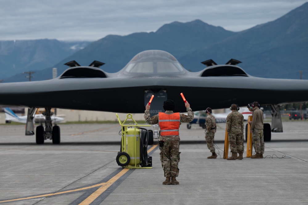 B-2 Spirit arrives JBER