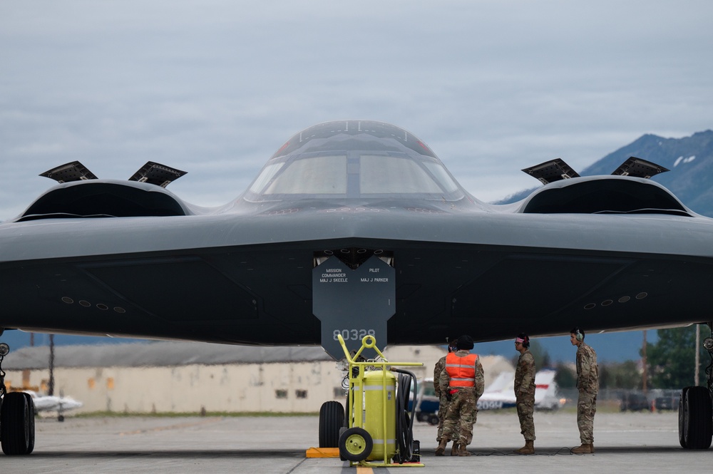 B-2 Spirit arrives JBER