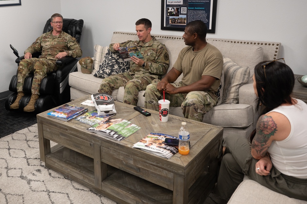 DM welcomes new command chief