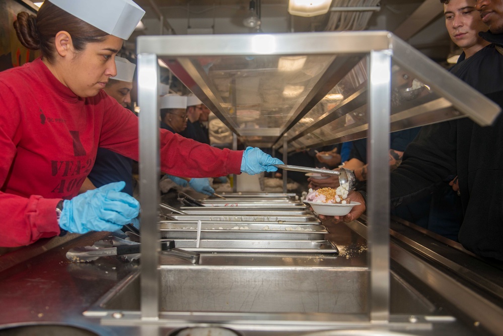 USS Ronald Reagan (CVN 76) hosts an ice cream social