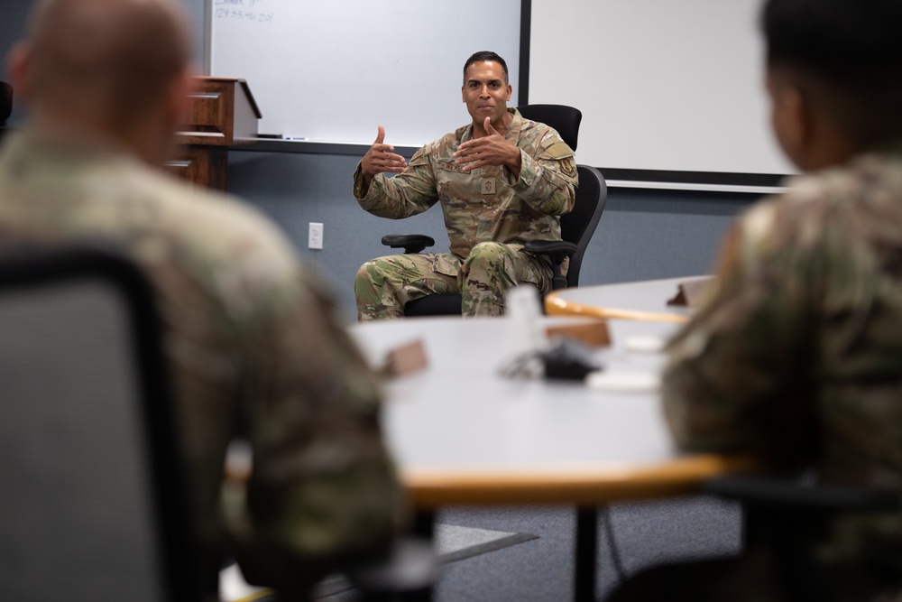 Installation command chief visits ALS