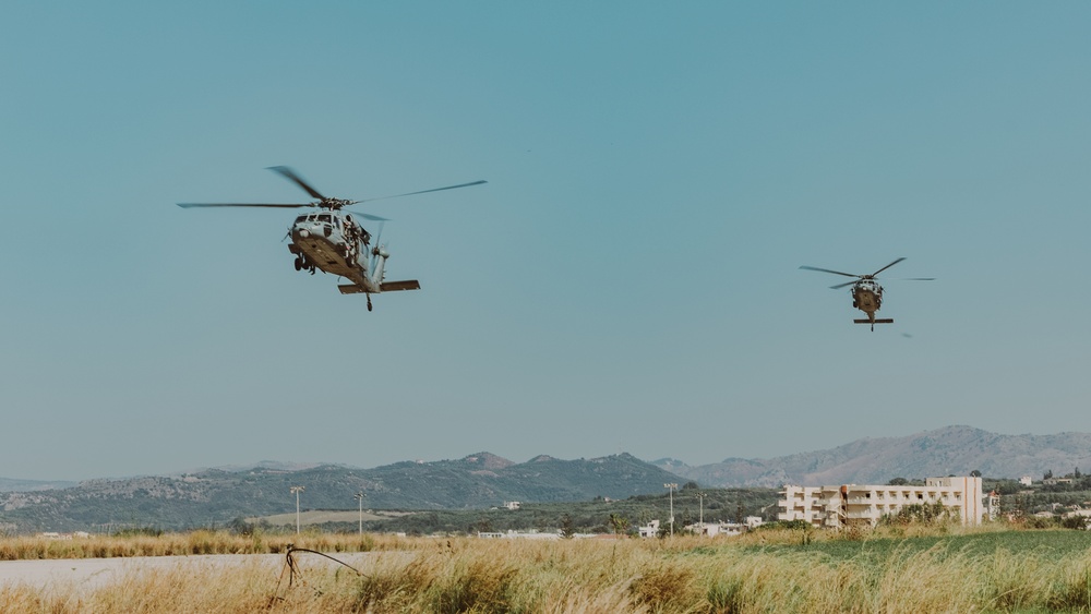 2d Recon Conducts Fast Roping