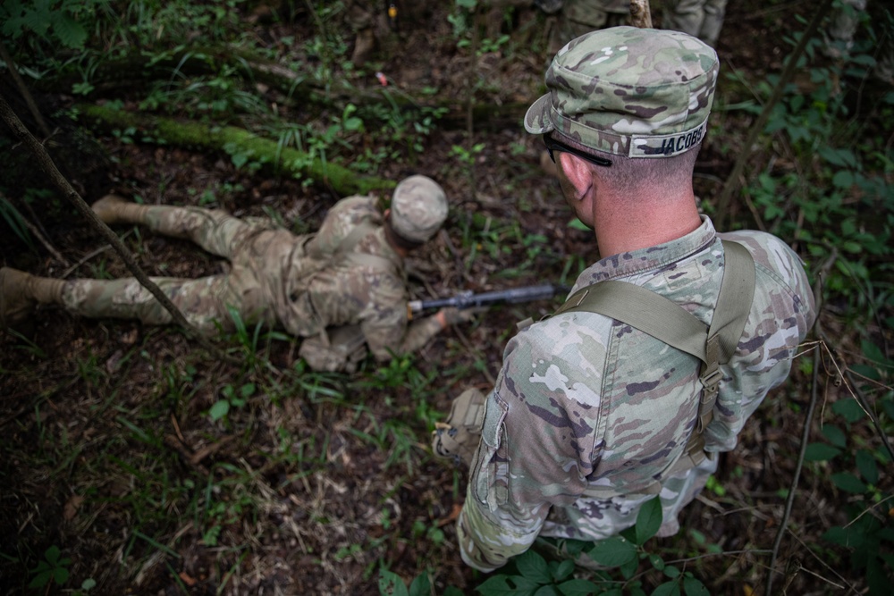 Big Red One NCOs Train Army's Future Leaders