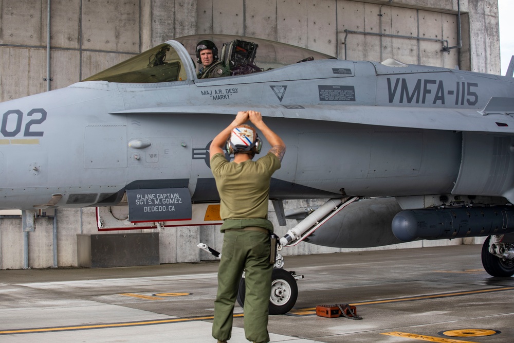 MAG-12 and VMFA-115 commanding officers arrive to Kadena AB