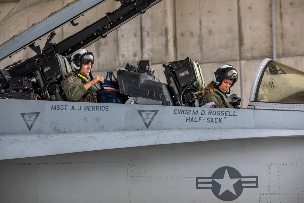 MAG-12 and VMFA-115 commanding officers arrive to Kadena AB