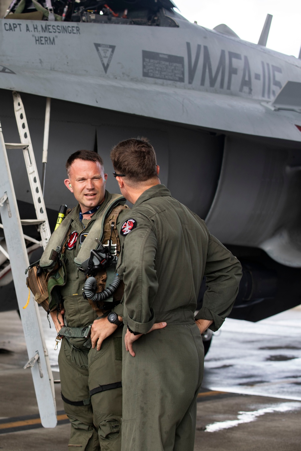 MAG-12 and VMFA-115 commanding officers arrive to Kadena AB