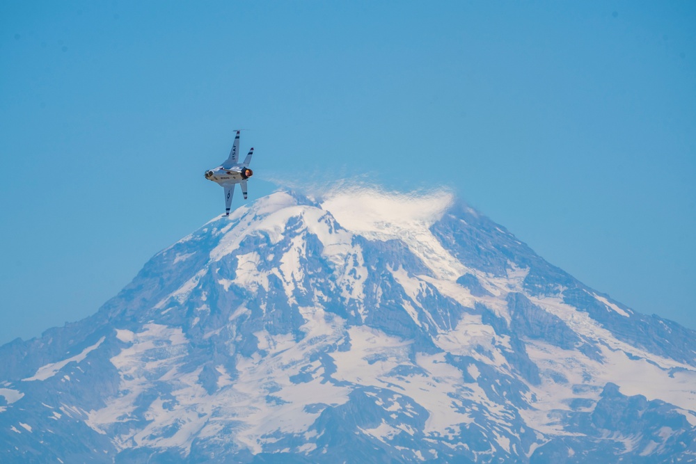 Thunderbirds return to Joint Base Lewis-McChord