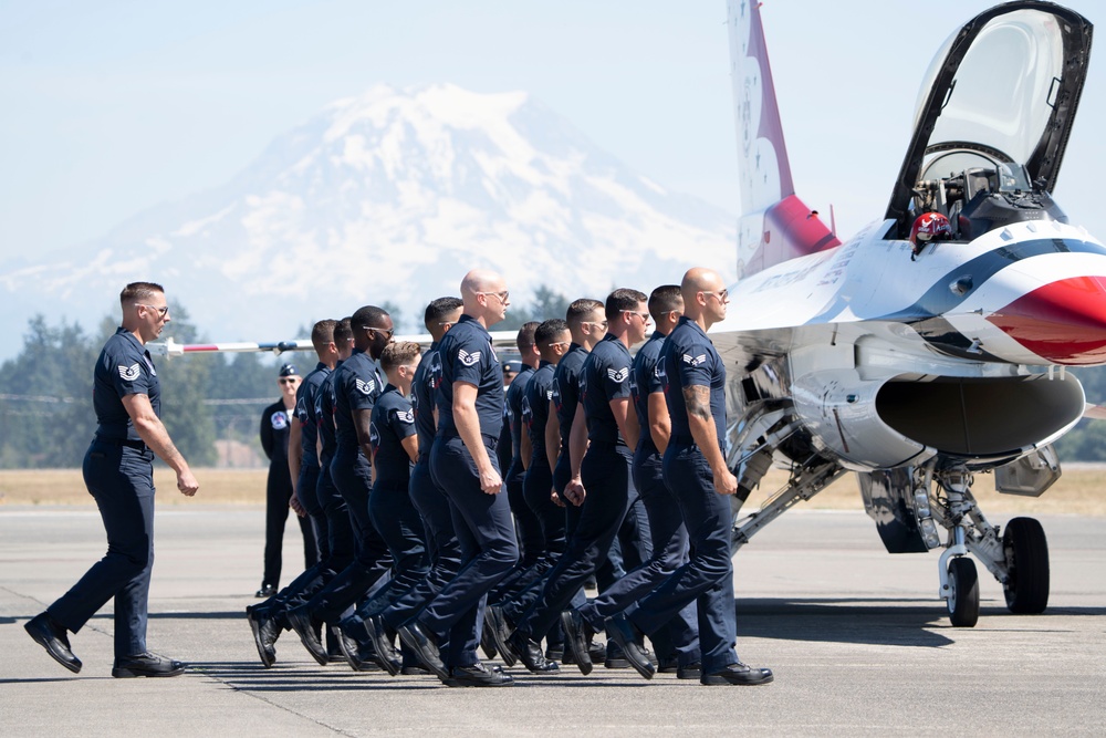 Thunderbirds return to Joint Base Lewis-McChord