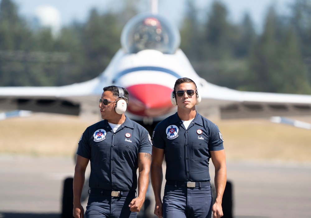 DVIDS Images Thunderbirds return to Joint Base LewisMcChord [Image