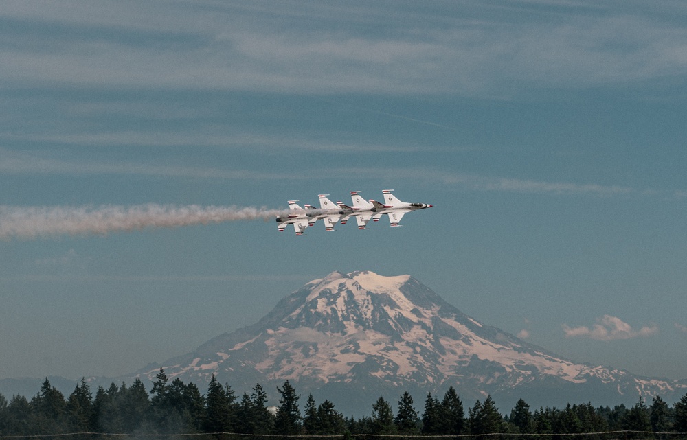 Thunderbirds return to Joint Base Lewis-McChord