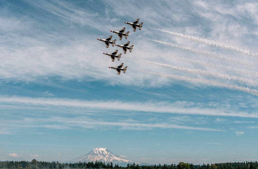 Thunderbirds return to Joint Base Lewis-McChord