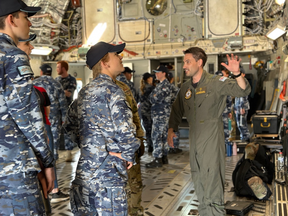 Australian Air Force cadets tour U.S. and Australian aircraft