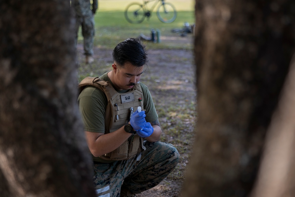 MRF-D Navy Corpsmen practice blood drawing alongside U.S. and Australian Army Soldiers