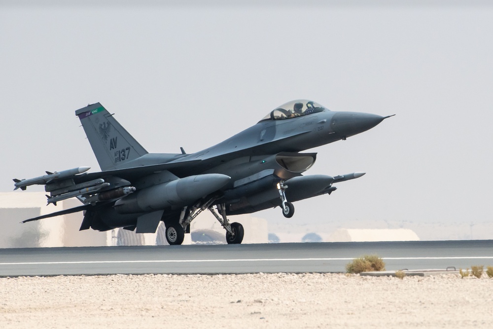 F-16s arrive at ADAB