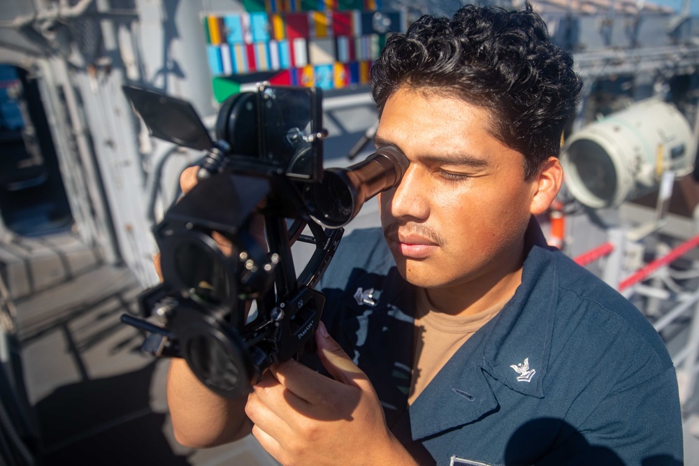 QM2 Flores Measures Ship's Position