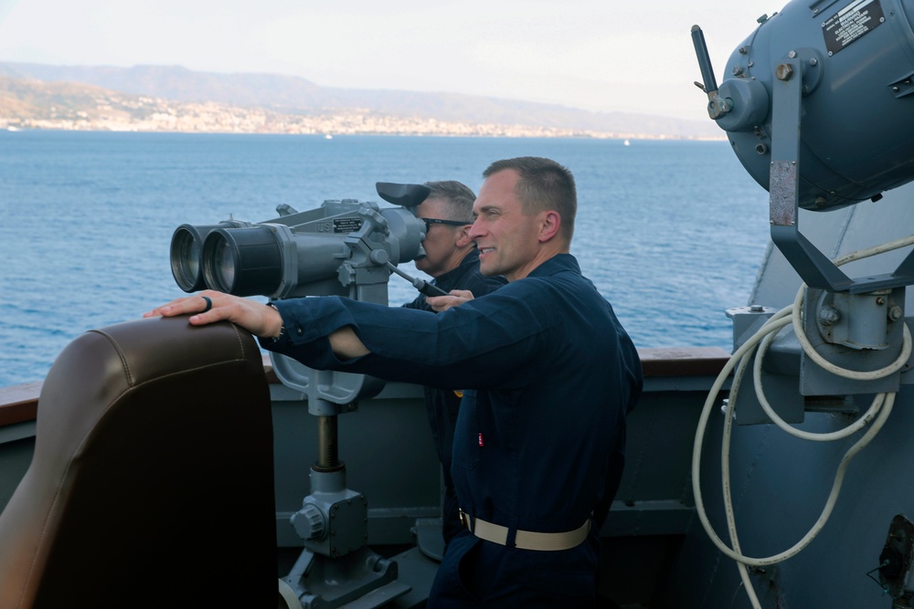 USS Paul Ignatius Crosses Strait of Messina