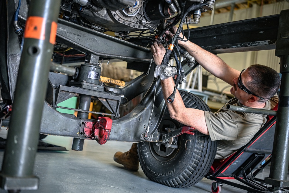 169th MXS Aerospace Propulsion Mechanics conduct routine operations