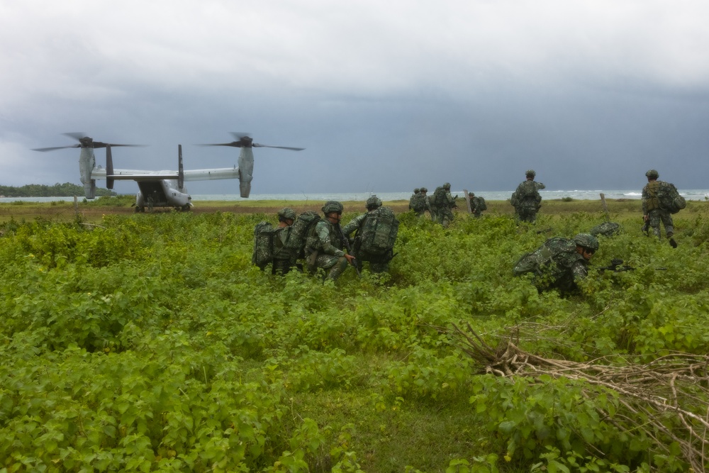 MASA 23: U.S., Philippine Marines insert at Punta Baja during simulated aerial assault