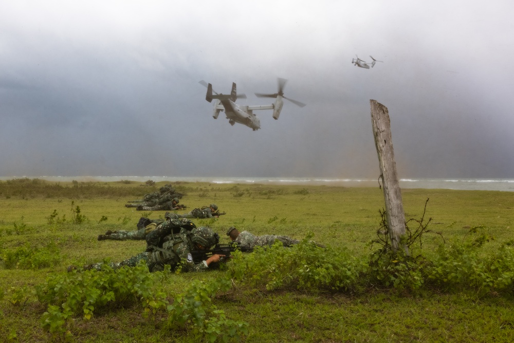 MASA 23: U.S., Philippine Marines insert at Punta Baja during simulated aerial assault