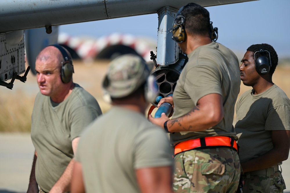 Reservists perform forward-area rearming and refueling operations during Patriot Fury
