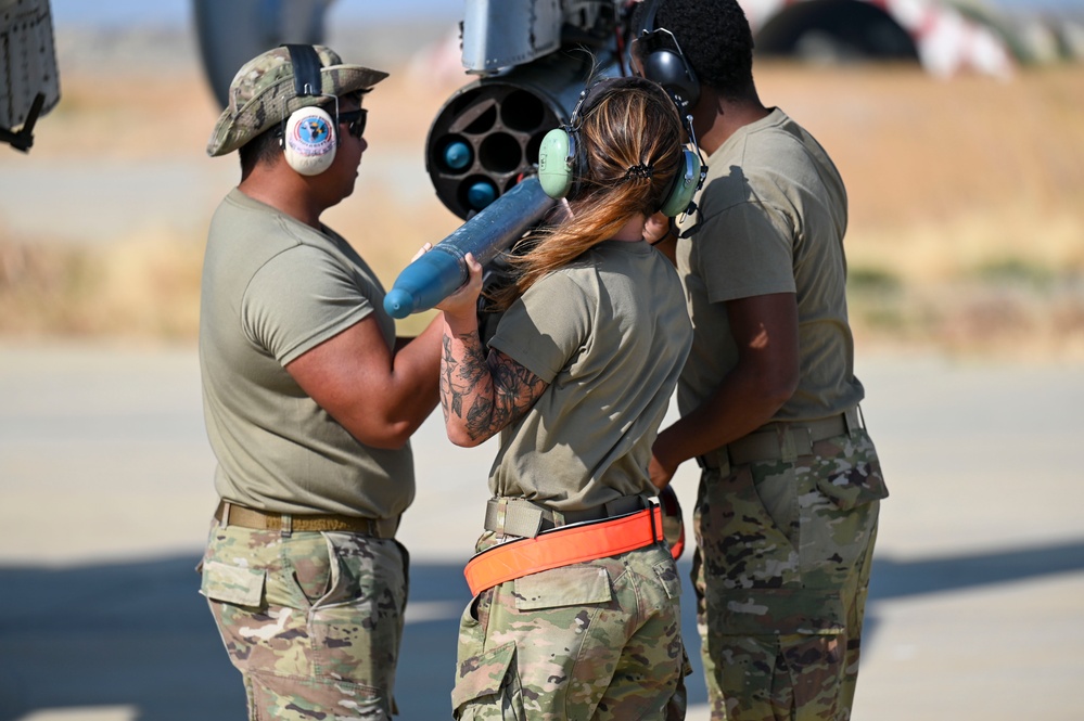 Reservists perform forward-area rearming and refueling operations during Patriot Fury