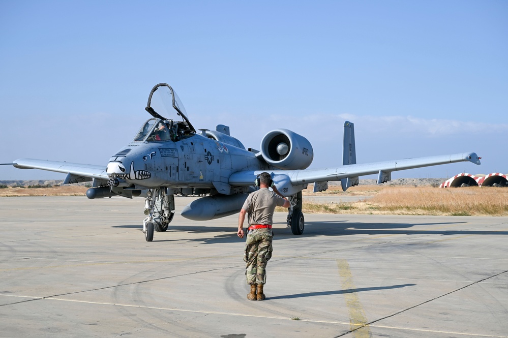 Reservists perform forward-area rearming and refueling operations during Patriot Fury